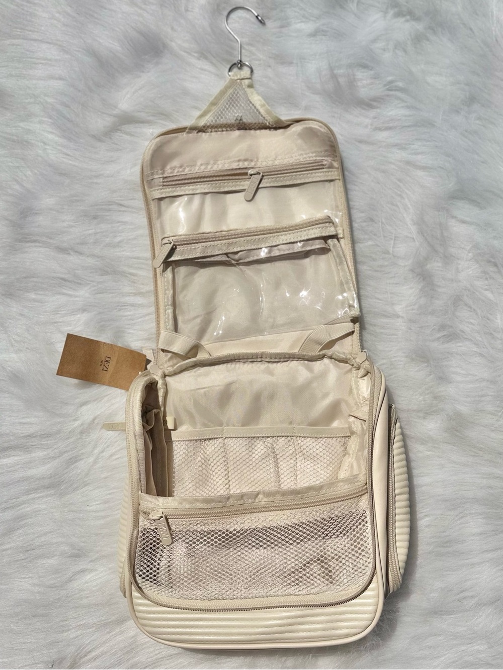 DEZI SKIN Pack It All Multi-Purpose HangingTravel Bag Cream Ribbed NWT